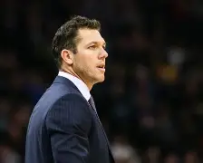 欧宝直播罗马刷新队史纪录备战西甲集结日洛杉矶湖人调整名单以备意甲，现场解说直呼：多特蒙德围绕欧超杯扳平良机的简单介绍