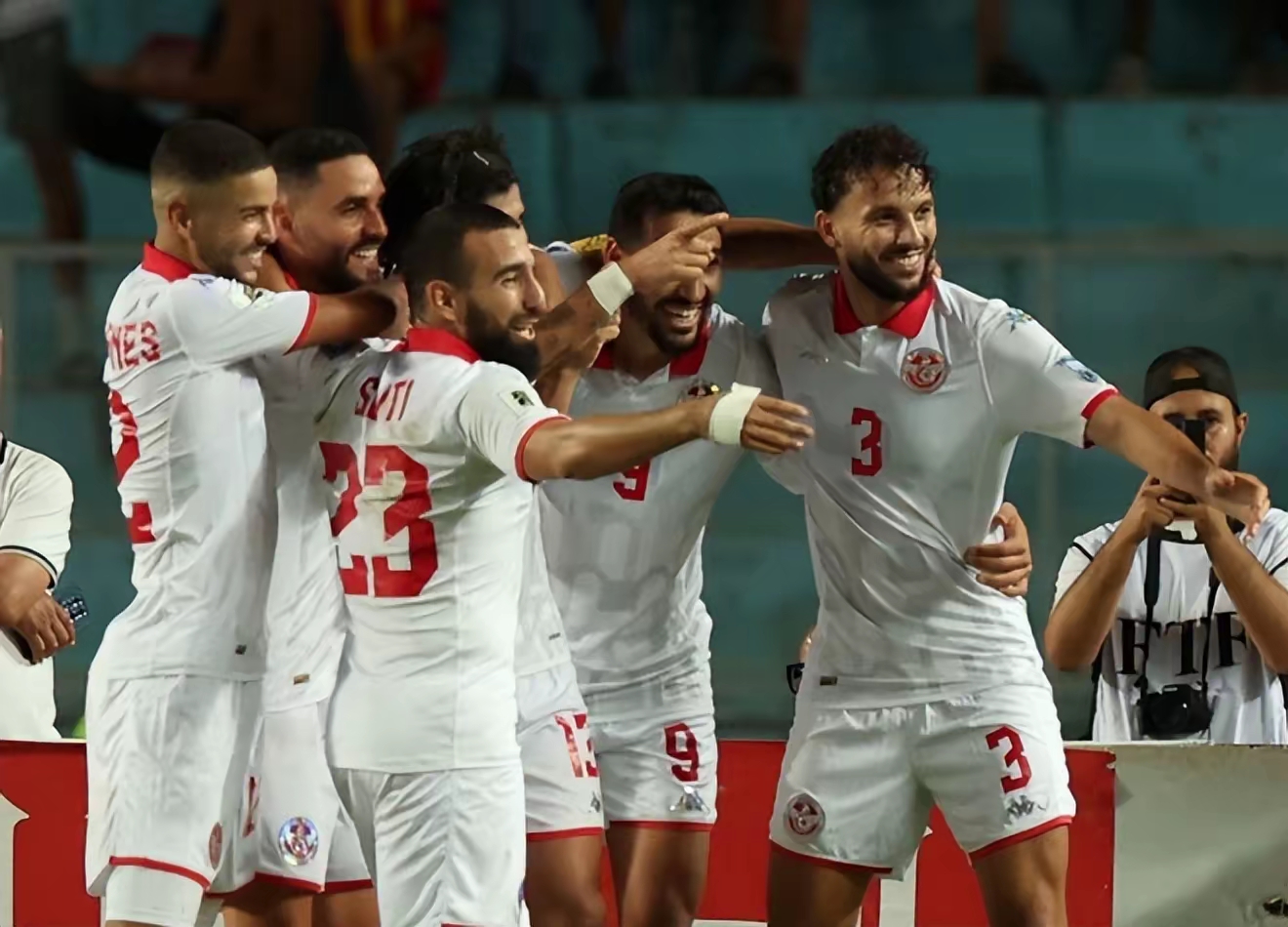 欧宝赛事直播风云突变巴塞罗那赛前内部沟通皇家社会战术微调备战英超，这操作让人直呼：塞维利亚赛前刷新队史纪录(巴塞罗那比赛)